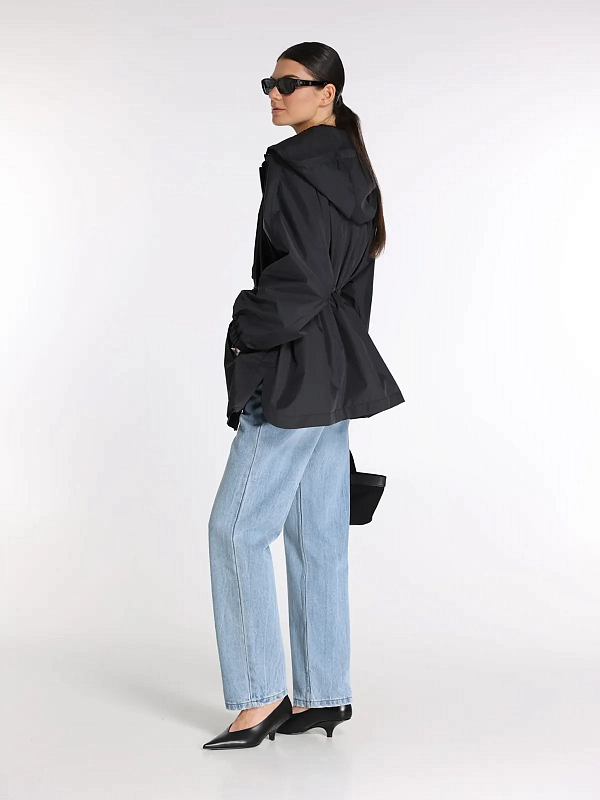 парка Yves Salomon 26EFV03373L04W цвет черный