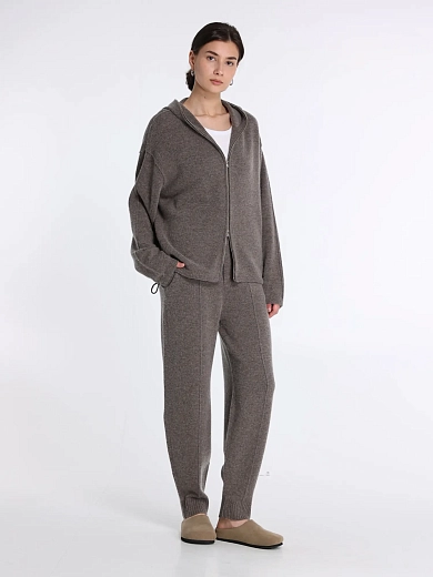 брюки трикотажные Umarmung UM253APT09