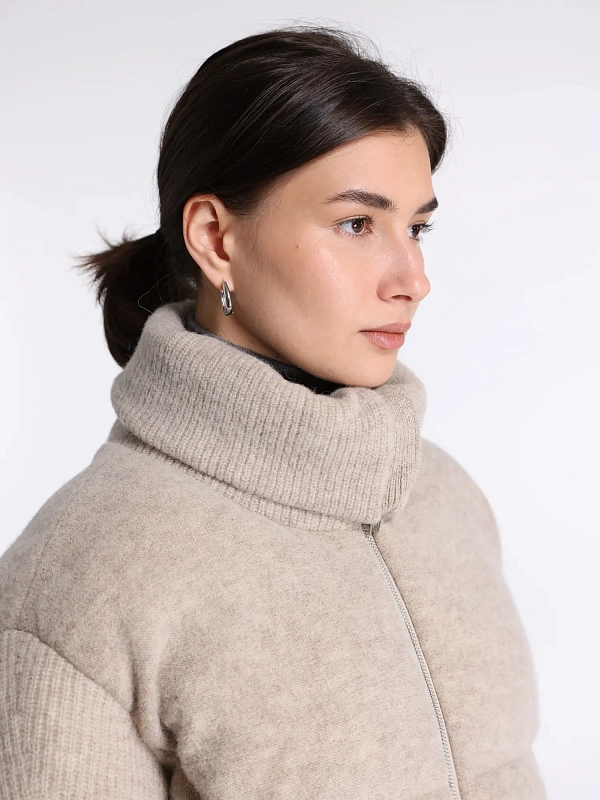 Umarmung куртка UM254AJK19