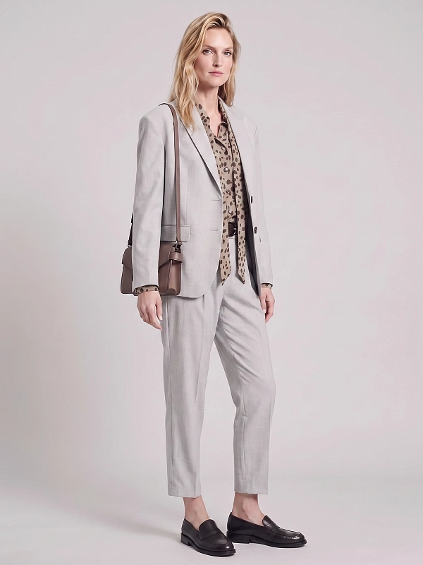 брюки Brunello Cucinelli MP549P9148 цвет светло-серый